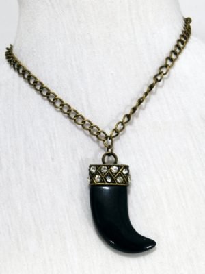 Choker de cadena bronce con cuerno en negro