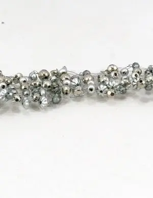 Pulsera tejida de alambre y cuentas plateadas