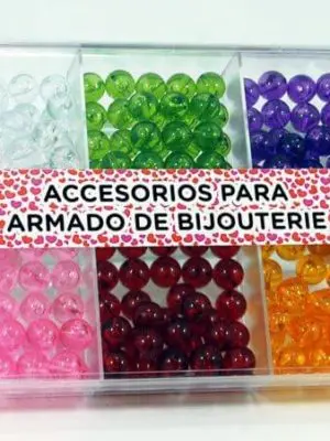 Caja acrílica con bolitas diámetro 10 de acrílico