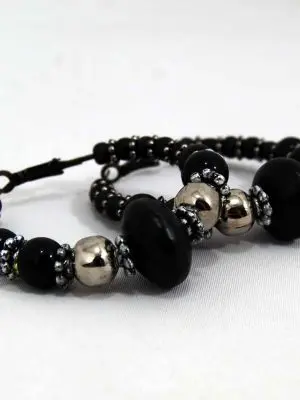 Aros argolla tipo cubana en perlas negras