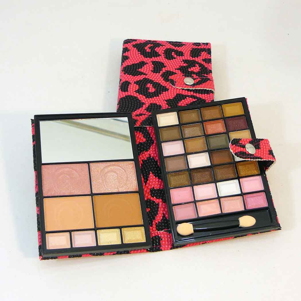 Productos de belleza por mayor, maquillaje, esmaltes y cosméticos. Productos de belleza por mayor, maquillaje, esmaltes y cosméticos.