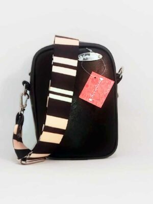 Bandolera de símil cuero - 20x15x8 - Marca SETIEMBRE - Forrada - NEGRA