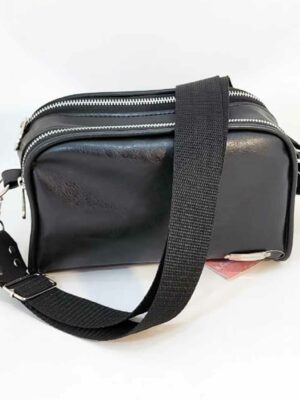 Bandolera de cuero sintético - 22x15x9 - Marca SETIEMBRE - Forrada - NEGRO