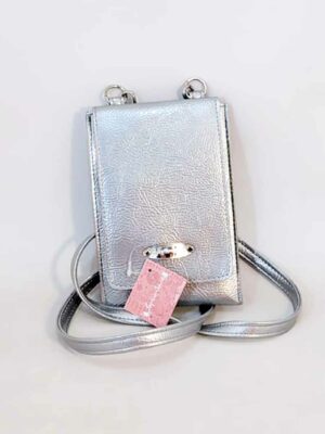 Porta celular bandolera de cuero sintético - Marca SETIEMBRE - PLATEADO