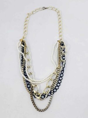 Collar de cadenas doradas y perlas – Temporada 2025