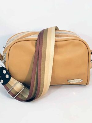 Bandolera de cuero sintético - 22x15x9 - Marca SETIEMBRE - Forrada - HABANO