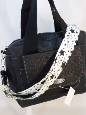 Bandolera bolsito de símil cuero - 25x18x8 - Marca SETIEMBRE - FORRADO - NEGRO