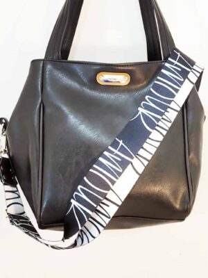 Cartera de cuero sintético 25x25x16 - Marca SETIEMBRE - Forrada - NEGRA