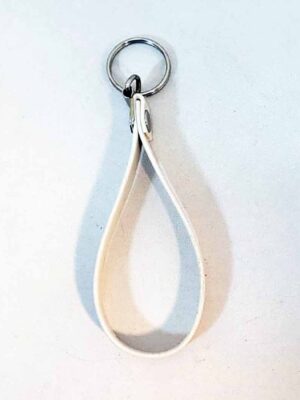 Llavero de cinta símil cuero blanca