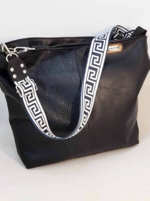Bolso de cuero sintético 30x30x15 - Marca SETIEMBRE - Forrada - NEGRA