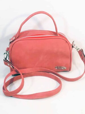 Bandolera de cuero sintético - 22x15x9 - Marca SETIEMBRE - Forrada - TOMATE