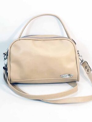 Bandolera de cuero sintético - 22x15x9 - Marca SETIEMBRE - Forrada - ARENA