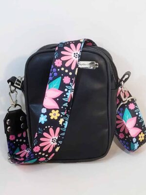 Bandolera de símil cuero - 15x19x7 - Marca SETIEMBRE - Forrada - NEGRA