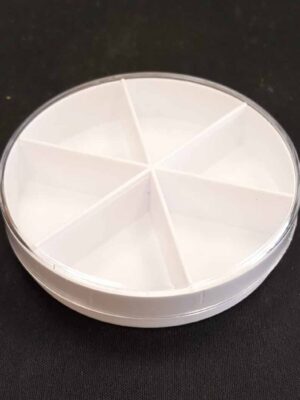 Pastillero circular 6 divisiones base blanca - 8,5x1,8 cm - Pack x 30 unidades