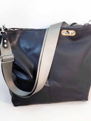 Bolso de cuero sintético 30x30x15 - Marca SETIEMBRE - Forrada - NEGRA