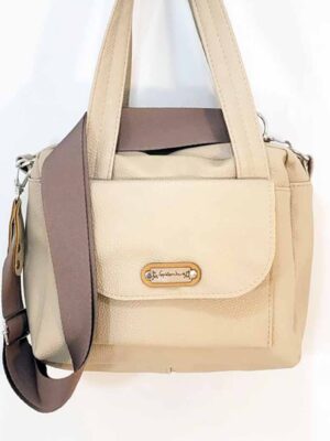 Bandolera bolsito de cuero sintético - 25x18x8 - Marca SETIEMBRE - ARENA