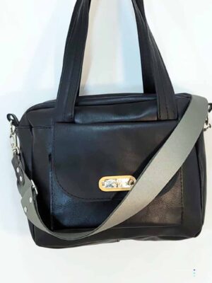 Bandolera bolsito de cuero sintético - 25x18x8 - Marca SETIEMBRE - NEGRA